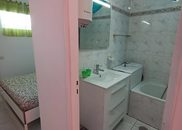 Apartamento Privado Con Piscina * طوستا ديل سيلونثيو